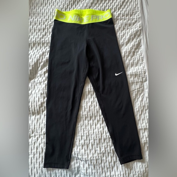 Nike Women's Pro 365 Black/Volt Mid Rise  ankle Leggings - Picture 4 of 7